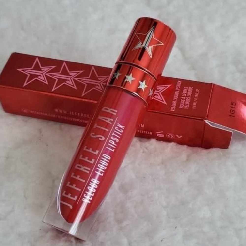Jeffree Star Pink Kitten Velour Liquid Lipstick in
(NIB)